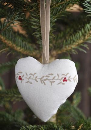 Hvid hjerte med grene og bær fra Artefina - Tinashjem